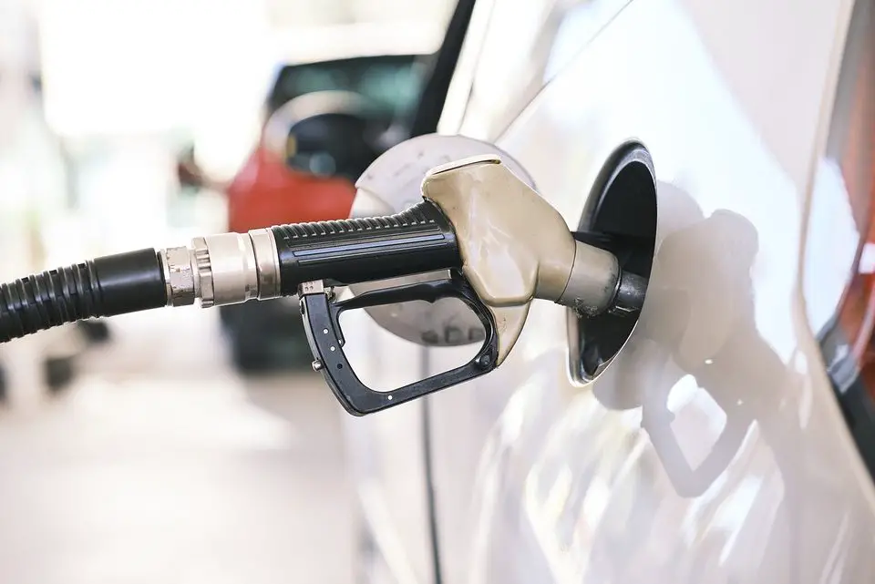 Top 9 Habits for Keeping Your Car Fuel Efficient